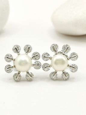 Sunburst Cultured white freshwater pearl CZ earrings In Sterling Silver 🆕
